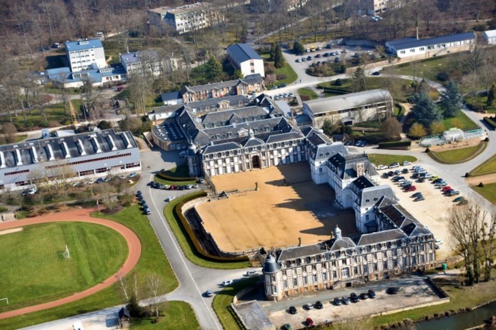 <h3 class="post-title">Château des Vaux</h3>